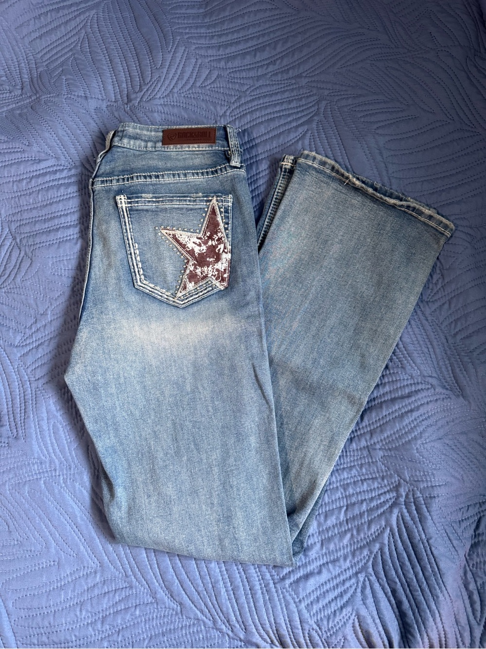 Embroidered Star Light Wash Women’s Jeans